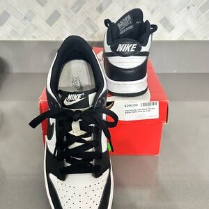Nike Classic Black and White Low-Tops